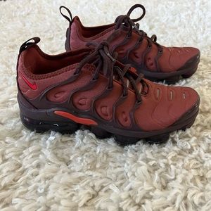 Nike Air VaporMax - Unique Burnt Orange/Burgundy Color - Size 7